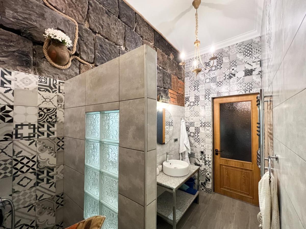 Aros Apartment Gjumri Eksteriør billede