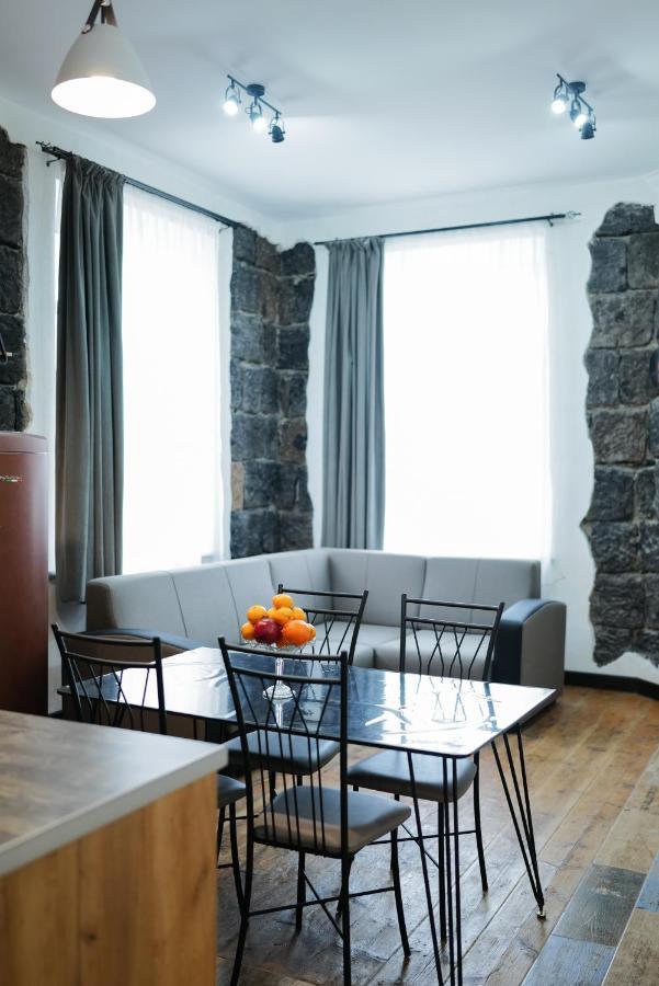 Aros Apartment Gjumri Eksteriør billede