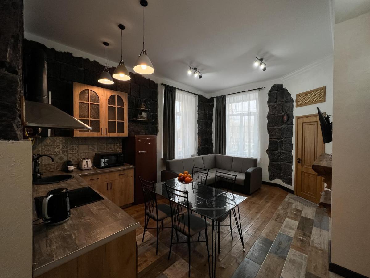 Aros Apartment Gjumri Eksteriør billede